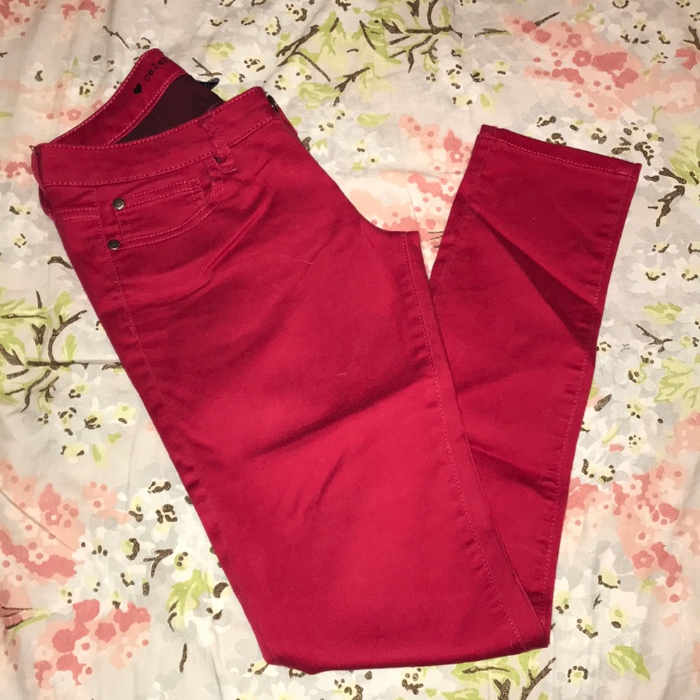 Low-rise red skinny pants